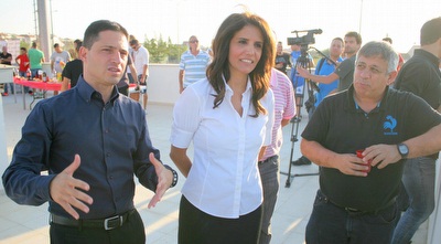 אלונה ברקת ורוביק דנילוביץ´ (משה חרמון)