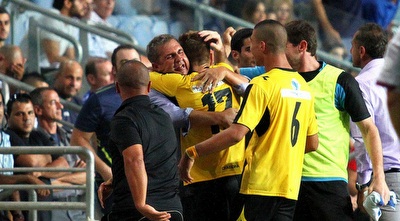 צחי אליחן עם אלי כהן (שי לוי)