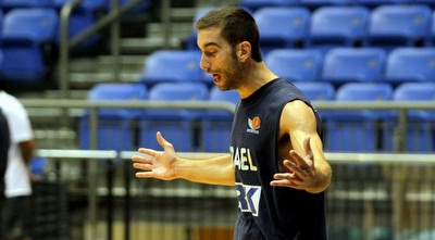 יוגב אוחיון. דואג שכולם יהיו מרוצים (יניב גונן)