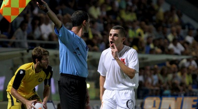 עגייב מתווכח עם הקוון (יניב גונן)