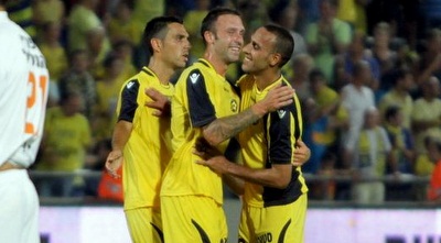 פריצה, ראדי וזהבי חוגגים (יניב גונן)