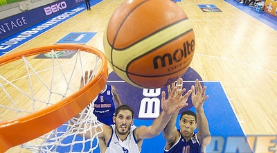 עומרי כספי מנסה לקחת ריבאונד (אתר היורובאסקט) (ONE)