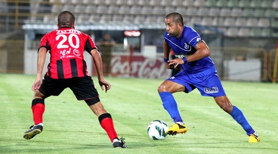 אדריאן פרננדס מול ציון זקן (שי לוי) אדריאן פרננדס מול ציון זקן (שי לוי)