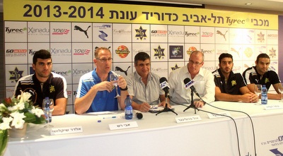 מכבי ת&qout;א. הולכים על כל התארים (חגי ניזרי)