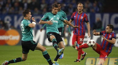 יוליאן דרקסלר מנסה להגיע לכדור (רויטרס) יוליאן דרקסלר מנסה להגיע לכדור (רויטרס)