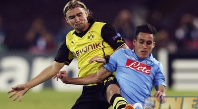 מרסל שמלצר מנסה לחטוף לחוסה מריה קאייחון (רויטרס) מרסל שמלצר מנסה לחטוף לחוסה מריה קאייחון (רויטרס)