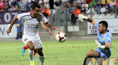 תמיר כחלון מחמיץ באחד על אחד (יניב גונן)