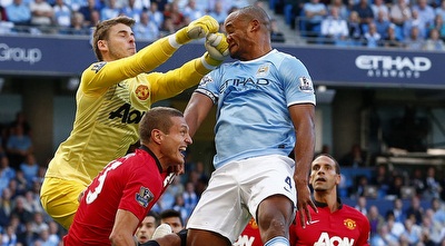 דה חאה מנסה לעצור את קומפני (רויטרס)