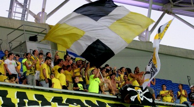 אוהדי נתניה. רוצים להשאר במקום הראשון (משה חרמון)