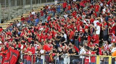 אוהדי הפועל ת&qout;א. רוצים ניצחון חוץ ראשון העונה (שי לוי)