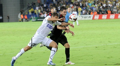 תמיר כהן מול בריאן ז´ונס (חגי ניזרי) תמיר כהן מול בריאן ז´ונס (חגי ניזרי)