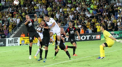 קפילוטו במהלך שהוביל לפנדל של טונייס. נשדד (חגי ניזרי) קפילוטו במהלך שהוביל לפנדל של טונייס. נשדד (חגי ניזרי)