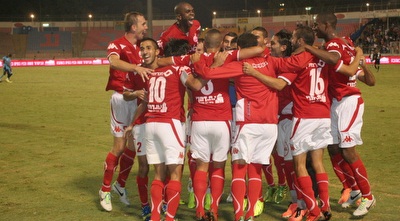 שחקני ב&qout;ש חוגגים בטירוף (משה חרמון)