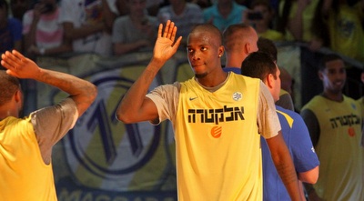 שון ג´יימס. נכנס מהר מאוד ללבו של הקהל בנוקיה (חגי ניזרי) שון ג´יימס. נכנס מהר מאוד ללבו של הקהל בנוקיה (חגי ניזרי)