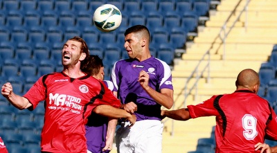 מעוז סמיה מנסה לנגוח (יניב גונן) מעוז סמיה מנסה לנגוח (יניב גונן)