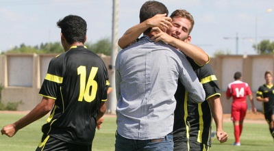 ואקנין ורייכמן  בחיבוק (משה חרמון)