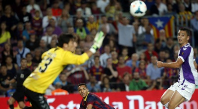 אלכסיס מסתכל על הכדור (רויטרס)