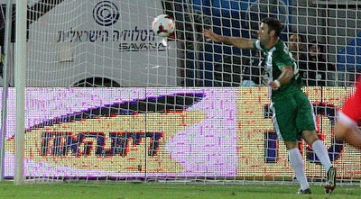 קינן הודף בידו (משה חרמון)