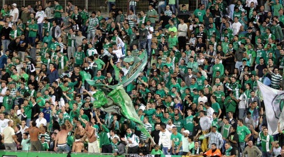 אוהדי מכבי חיפה. הגיעו, אך יצאו מאוכזבים (משה חרמון)