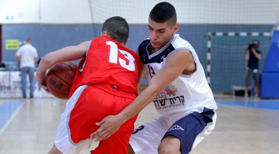 שקד ירושלמי ואביב קלב (יניב גונן)