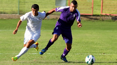 צ&acute;קאנה וזידאן במרדף אחר הכדור (שי לוי)