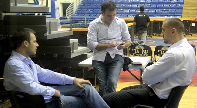 וויצ&acute;יץ&acute;, רקנאטי ופדרמן. ישבו לאחר המשחק  (יניב גונן)