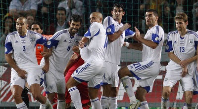 שחקני הנבחרת מחנים את האוטובוס? (רויטרס)