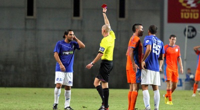 אסולין רואה את הכריס האדום (שי לוי)