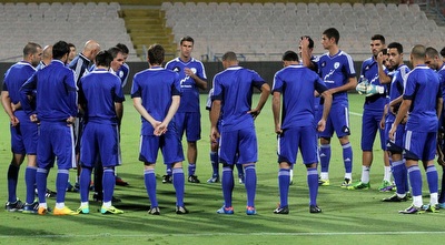 אלי גוטמן והשחקנים (חגי ניזרי)