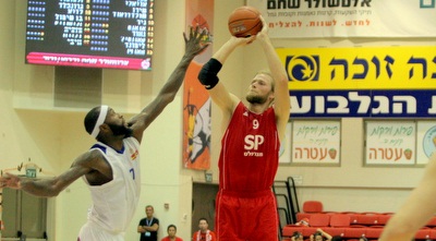 יונתן שולדבראנד (משה חרמון)