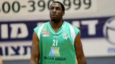 אייק אפוואיבו. לא במשחק טוב  (חגי ניזרי)