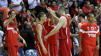 שחקני ירושלים חוגגים (חגי ניזרי)