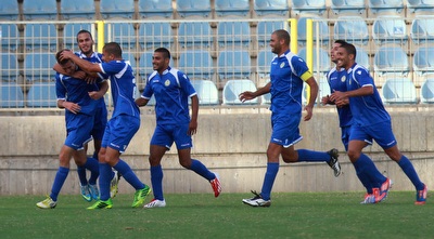 שחקני הרצליה חוגגים (רדאד ג´בארה) שחקני הרצליה חוגגים (רדאד ג´בארה)