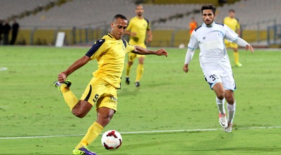 ראדי מנסה לכבוש (שי לוי)