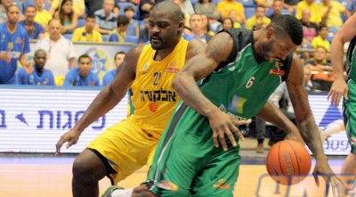 דונטה סמית&acute; נאבק בסופו. ספג ביקורת (משה חרמון)