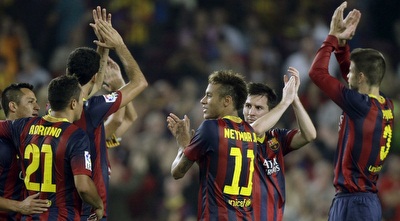 שחקני ברצלונה מודים לקהל (רויטרס)