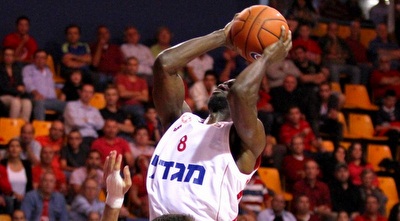 רונלד דופרי (שי לוי)