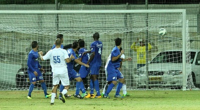 פרץ מפציץ קרוב לעמוד (חגי ניזרי) פרץ מפציץ קרוב לעמוד (חגי ניזרי)