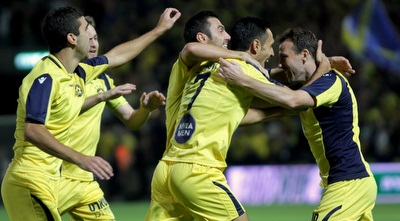 שחקני מכבי חוגגים. רוצים לראותם באירופה? תצטרכו לשלם (יניב גונן)