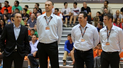 הצוות המקצועי של מכבי ת&qout;א (רדאד ג´בארה)