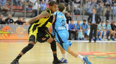 ניב ברקוביץ´ (יאיר שגיא) (ONE)