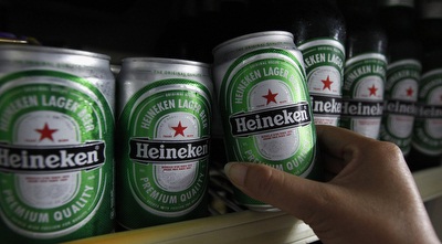 פחיות היינקן (רויטרס)