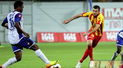 מיקי סירושטיין (יניב גונן)