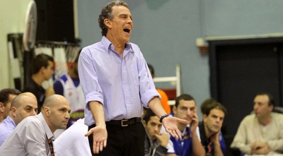 אפי בירנבוים עצבני (חגי ניזרי)