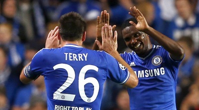 אטו חוגג עם טרי לאחר השער (רויטרס) אטו חוגג עם טרי לאחר השער (רויטרס)