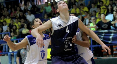 אוריאל טרוצקי (יניב גונן)