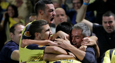 סוזה ושחקני מכבי בטירוף (יניב גונן)