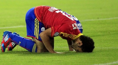 כובש ומשתחווה. מוחמד סאלח באקט דתי כובש ומשתחווה. מוחמד סאלח באקט דתי