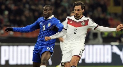 הומלס ובאלוטלי. מבין השניים, דווקא הבלם כבש (רויטרס)