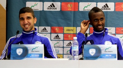 אלי דסה ומונס דאבור (יניב גונן)